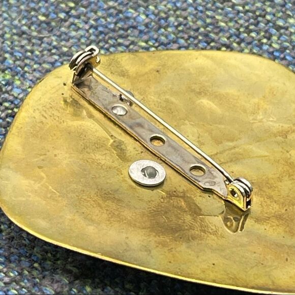 Handcrafted Silver Tone Texas Clear Glass Stud on Hammered Brass Brooch - Picture 13 of 16